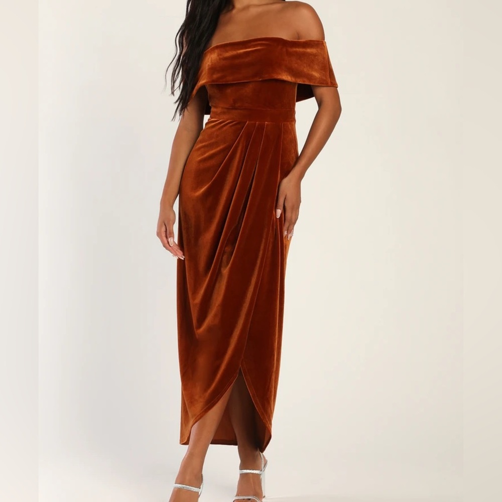 Lulu's Strapless Velvet Dress in Warm Brown